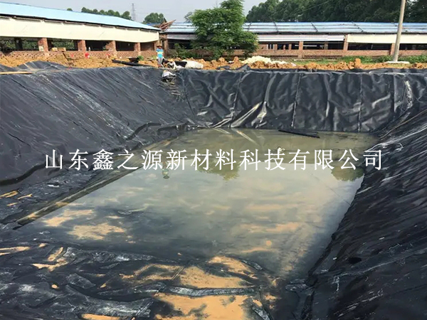 做好沼氣池黑膜的剪接工作，既節(jié)約又高效