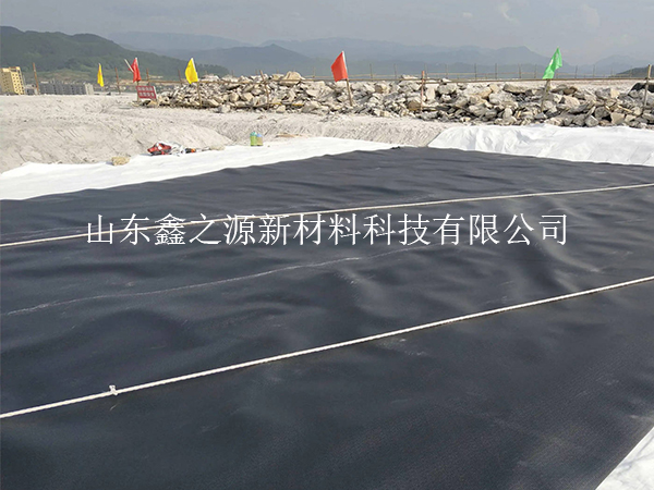 沼氣池黑膜施工的具體要求：精細(xì)施工，確保高效運(yùn)行
